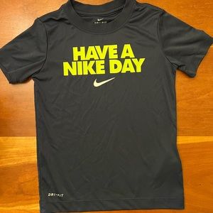 Have a Nike Day Dri-fit T-shirt in Navy Blue for 5-6 year old